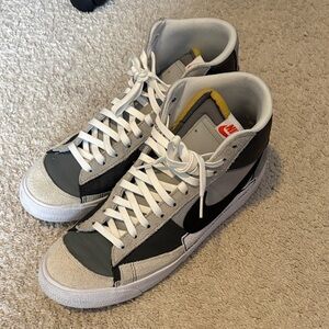 Nike blazer premium US 13